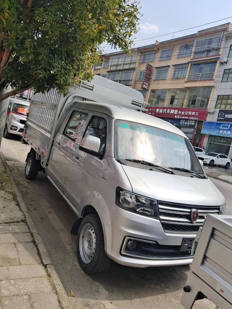 金杯小货车双排座报价查询／金杯小货车15l双排座2018款