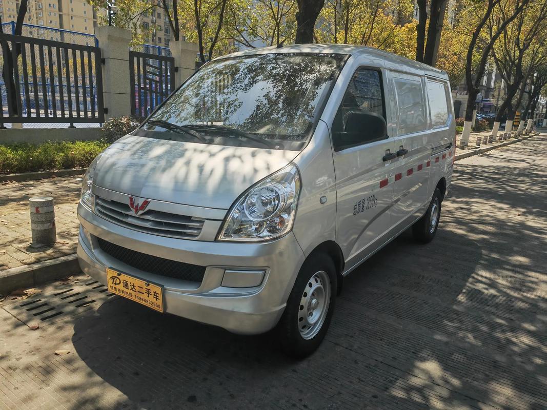 五菱荣光suv报价及图片 五菱荣光suv最新报价