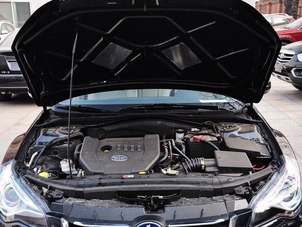 奔腾b50发动机舱细节图／奔腾b50发动机照片