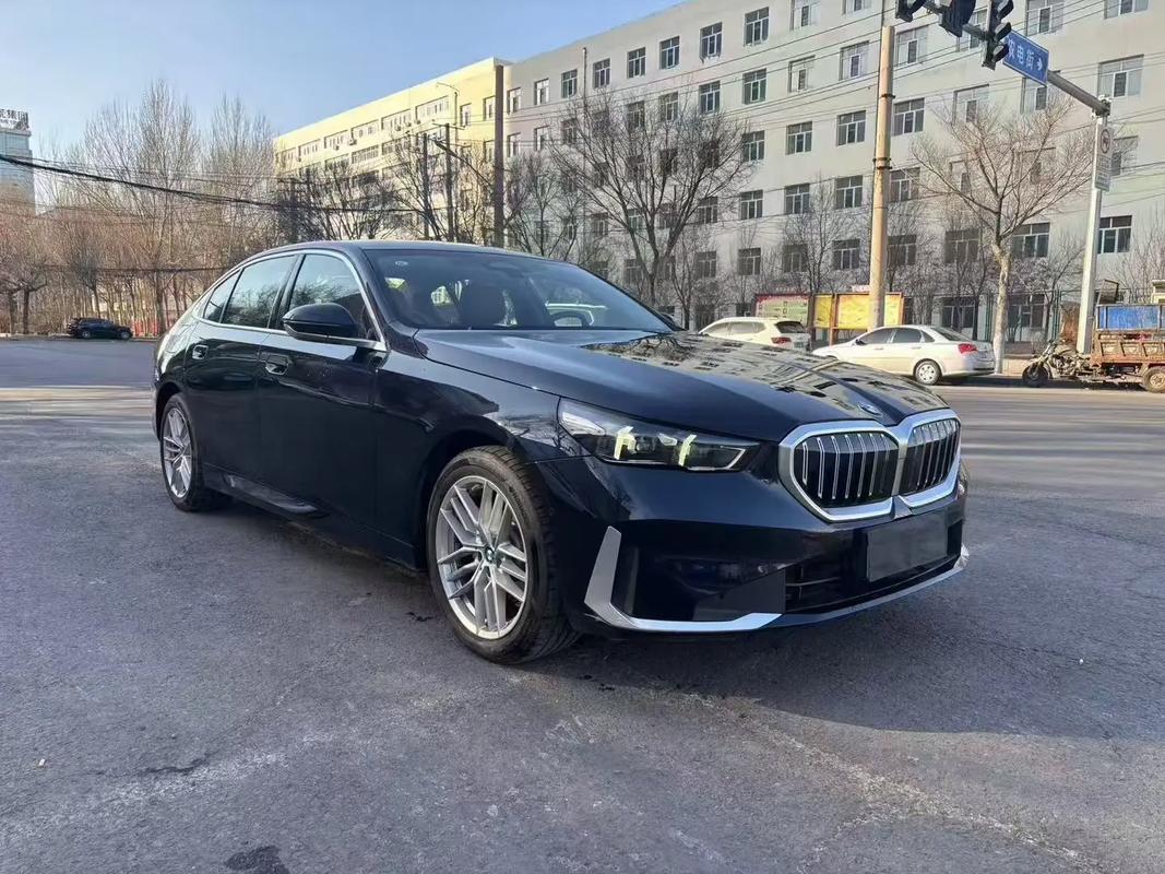 宝马52524款 宝马525li20款