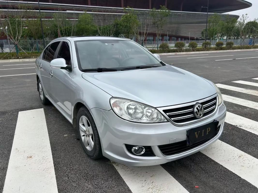 12年朗逸参数配置详细,12年朗逸是哪一款