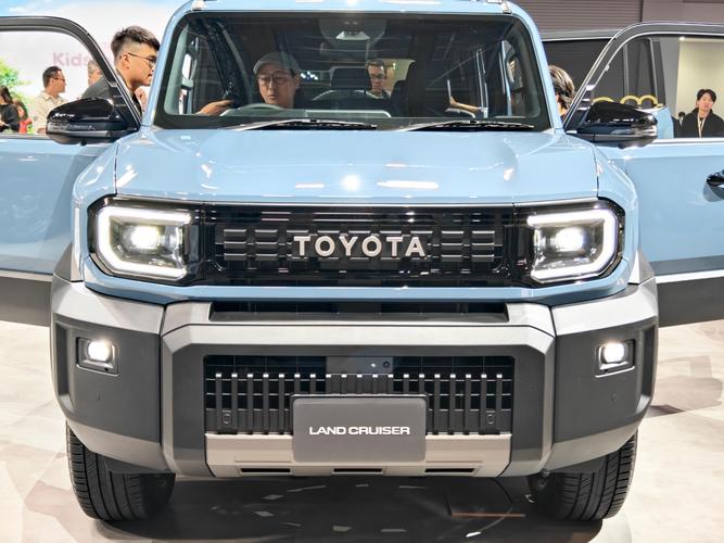 全新丰田兰德酷路泽实拍图曝光／全新丰田兰德酷路泽渲染图