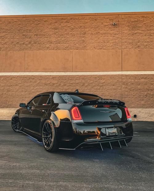 【chrysler是什么车300c价格,chryslen是什么车】