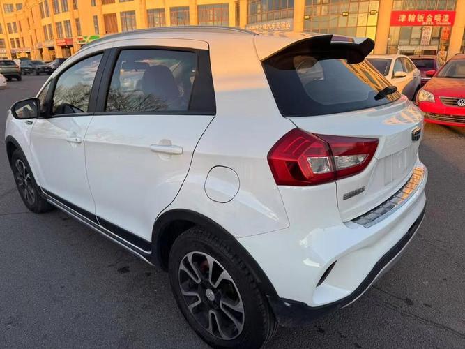 吉利远景x3手动油耗,吉利远景x3手动油耗多少钱一公里