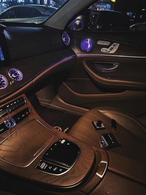 奔驰e300新车多少钱 奔驰e300裸车价